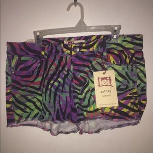 Leí Shorts